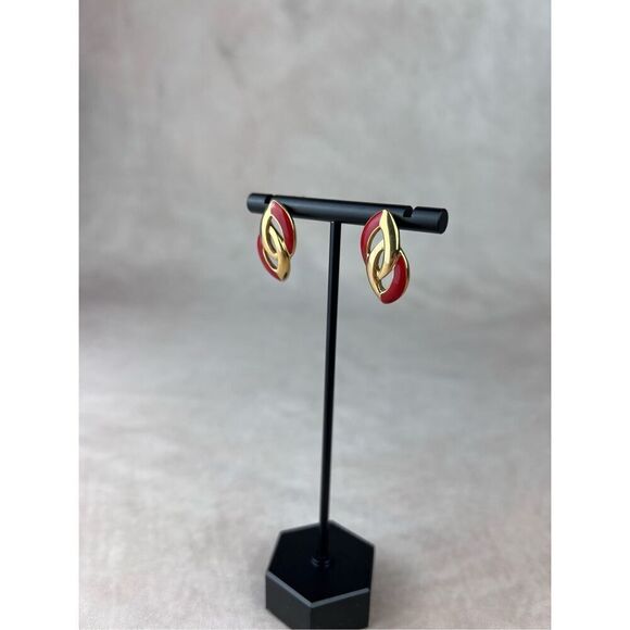 Vintage Crown Trifari Stud 1” Pierced Drop Earrings Gold Tone Red Enamel Vintage - Picture 5 of 7